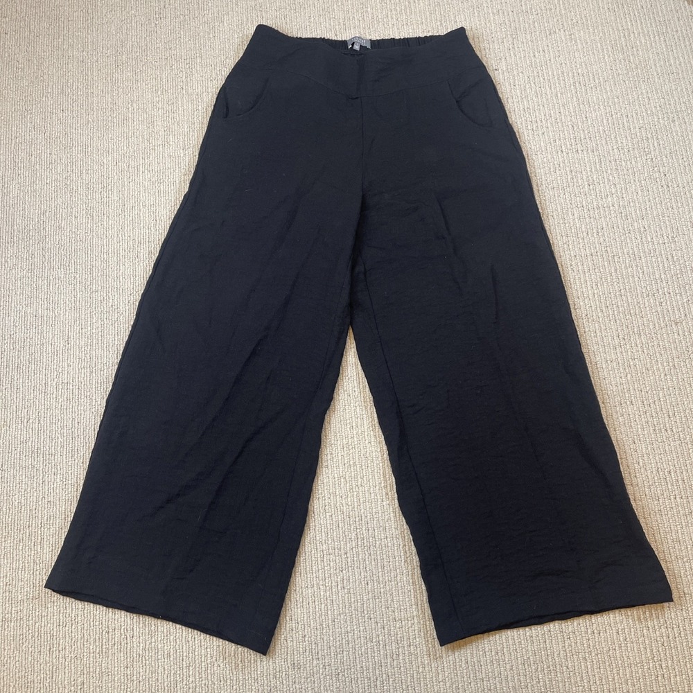 Habitat Clothes to Live In Women's Small Black Wide Leg Crop Pants Rayon Blend